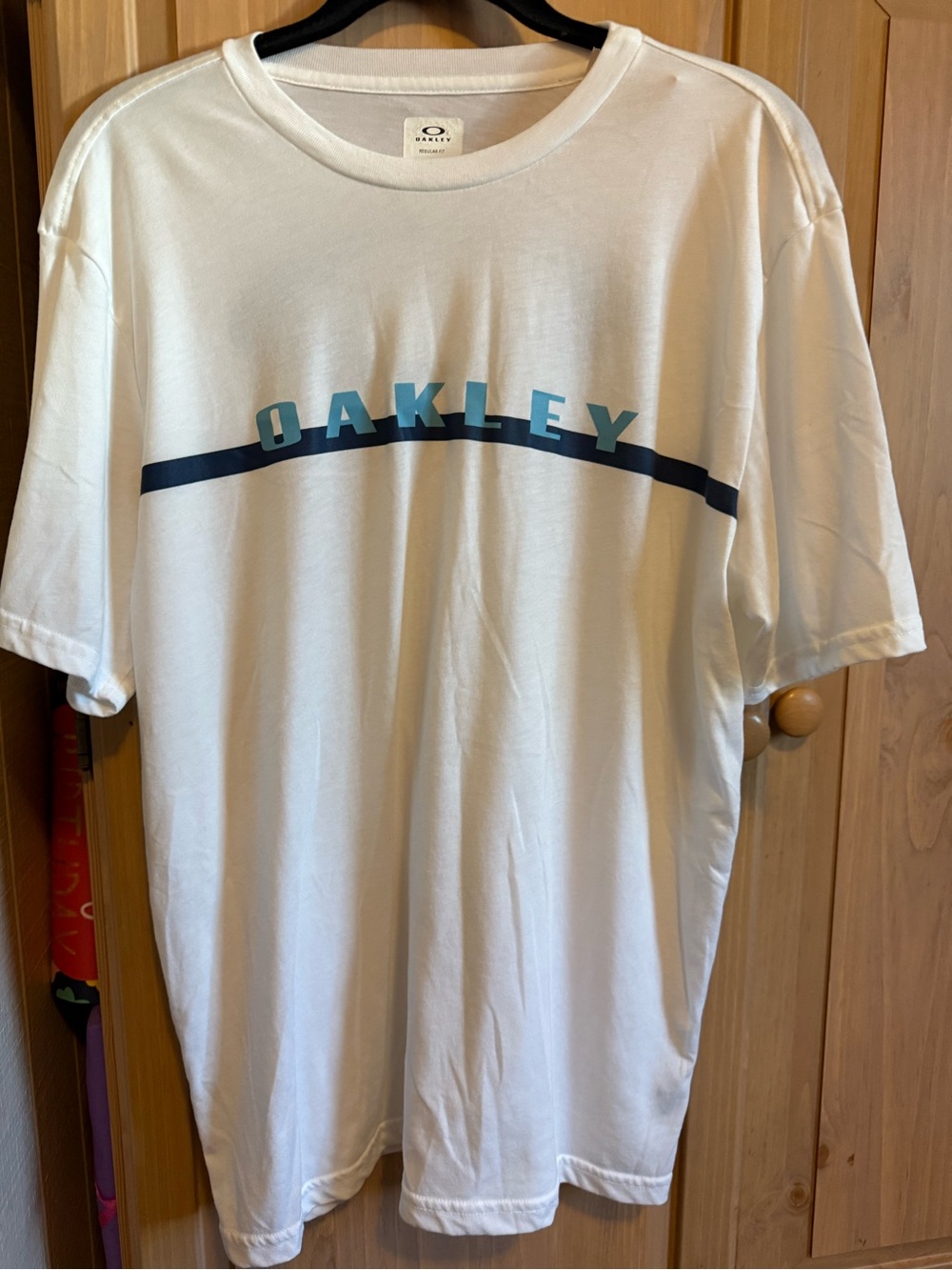 Oakley Men’s White Graphic Logo T-Shirt